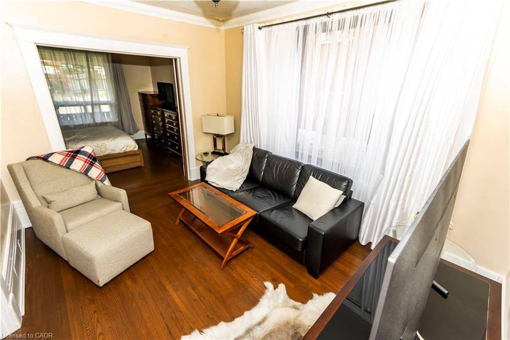 Kitchener, ON N2H 5L2,408 Wellington ST N #2