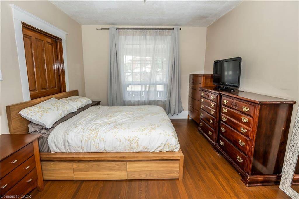 Kitchener, ON N2H 5L2,408 Wellington ST N #2