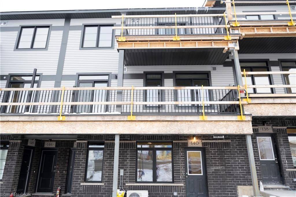 Kitchener, ON N2R 0S8,142 Oat LN