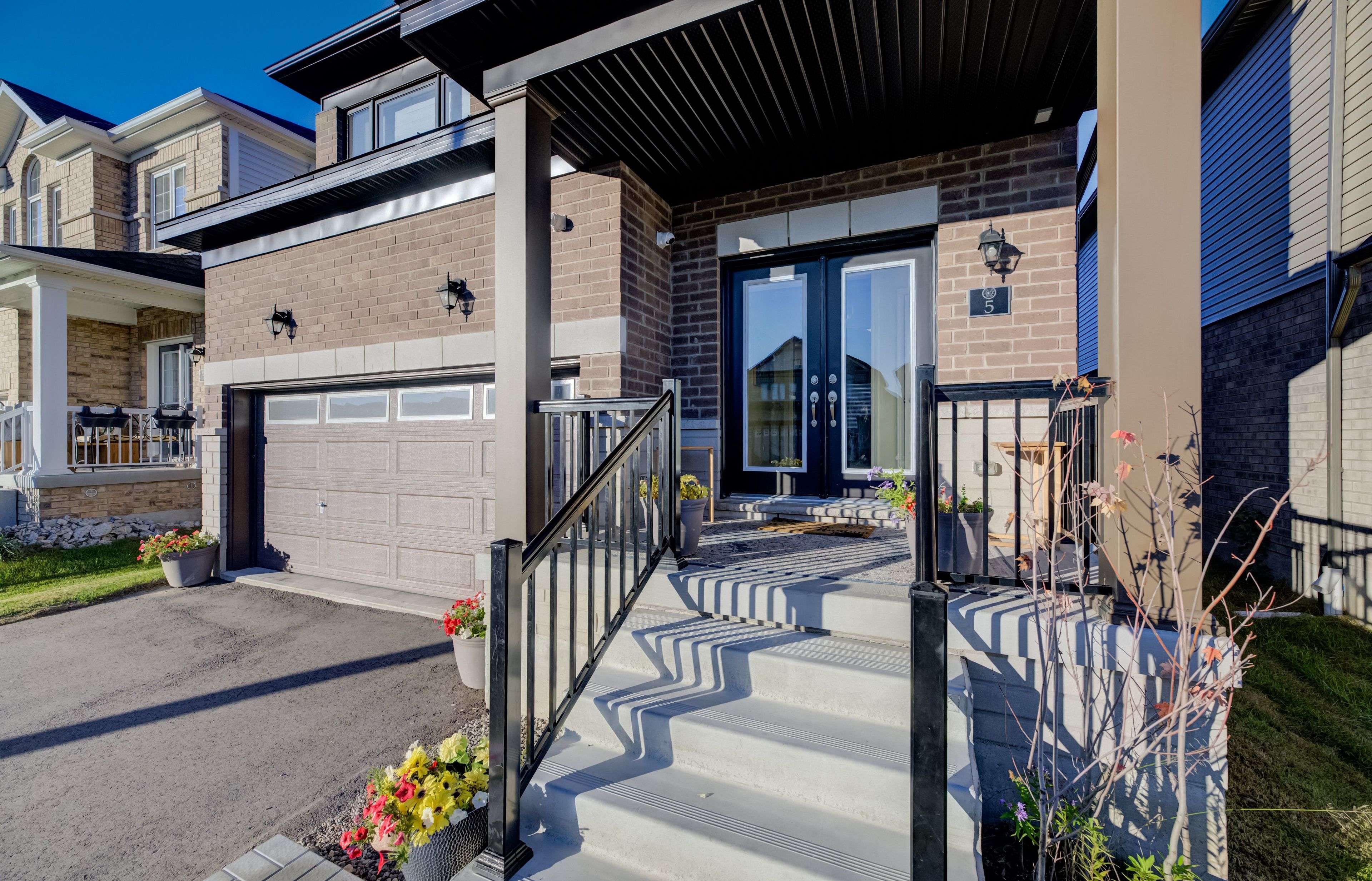 Brant, ON N3L 0M5,5 Heming ST