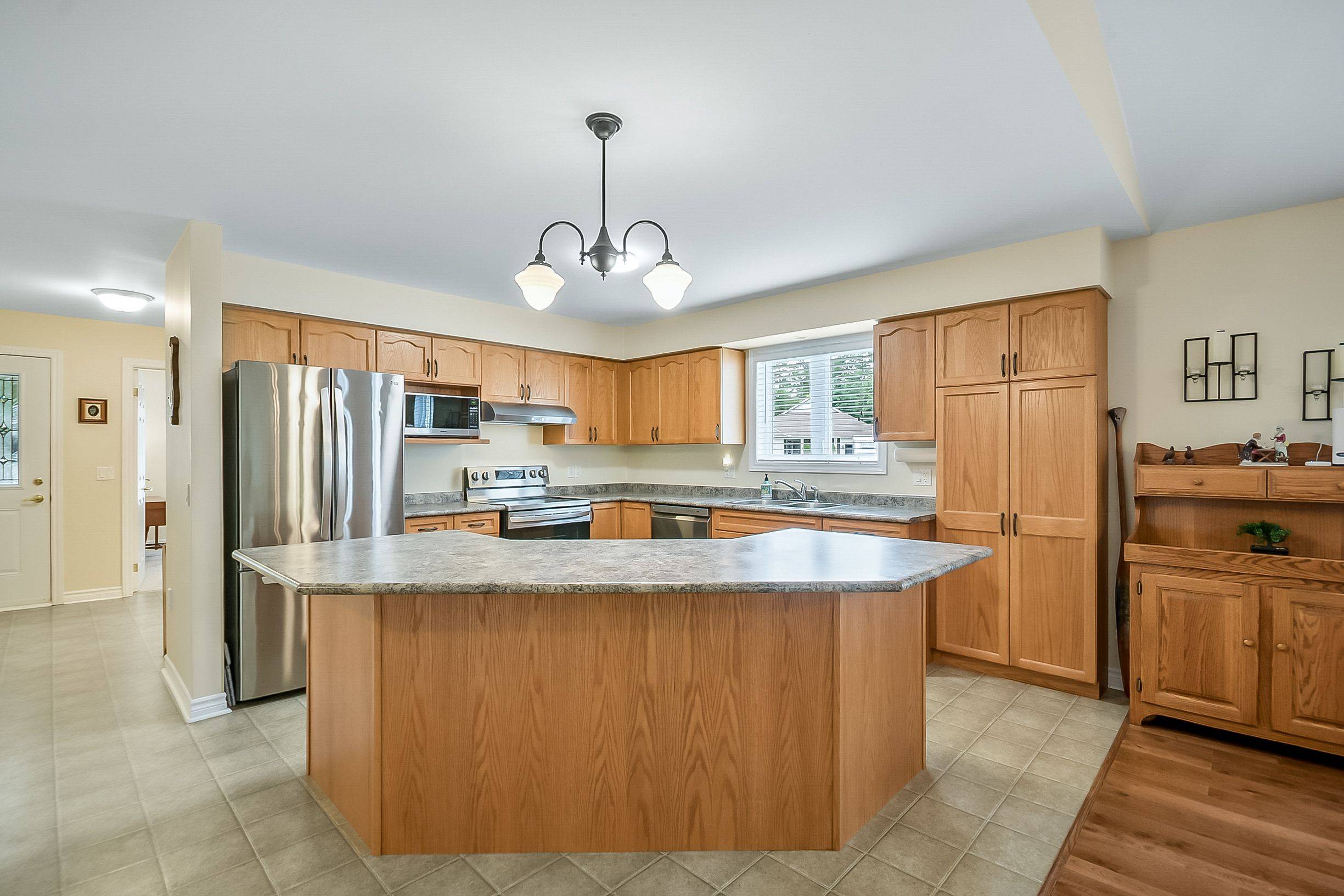 Gravenhurst, ON P1P 1Z4,136 Hedgewood LN