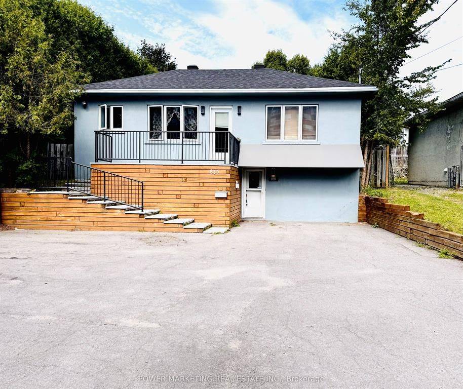 Manor Park - Cardinal Glen And Area, ON K1K 0S9,835 MONTREAL RD #A