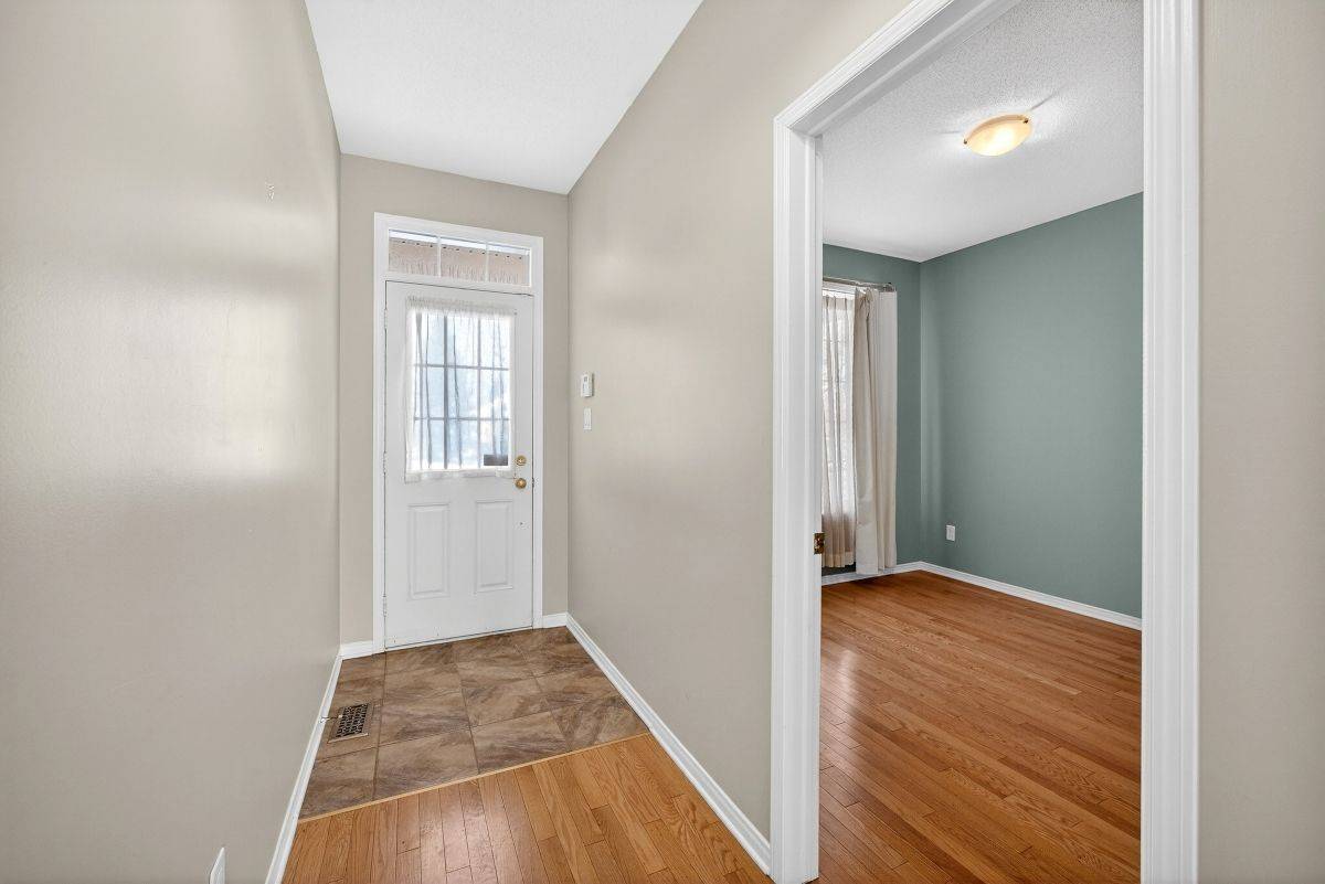 Barrhaven, ON K2J 0G5,215 Cairnsmore CIR