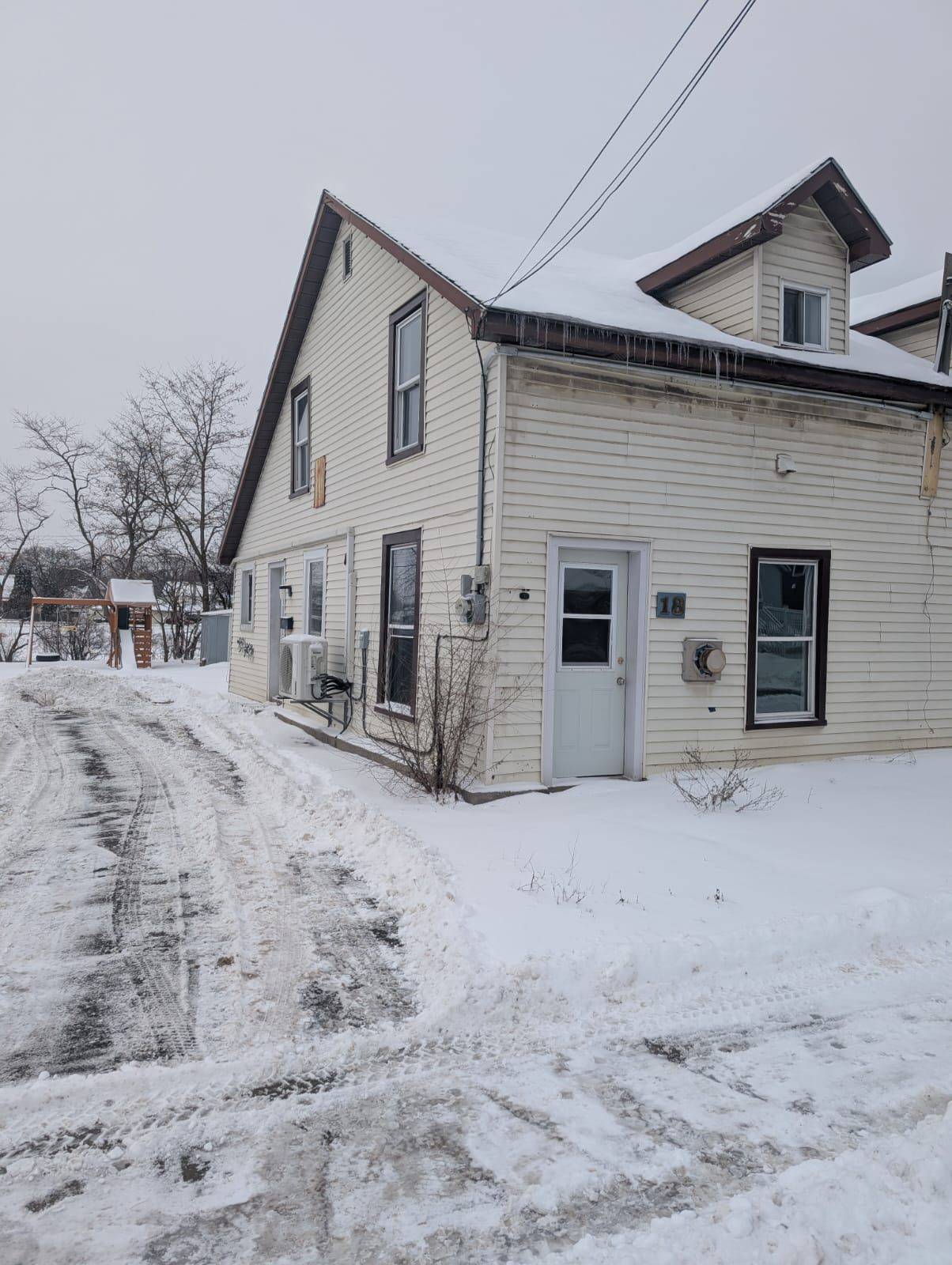 Belleville, ON K8N 4T6,18 Jones ST