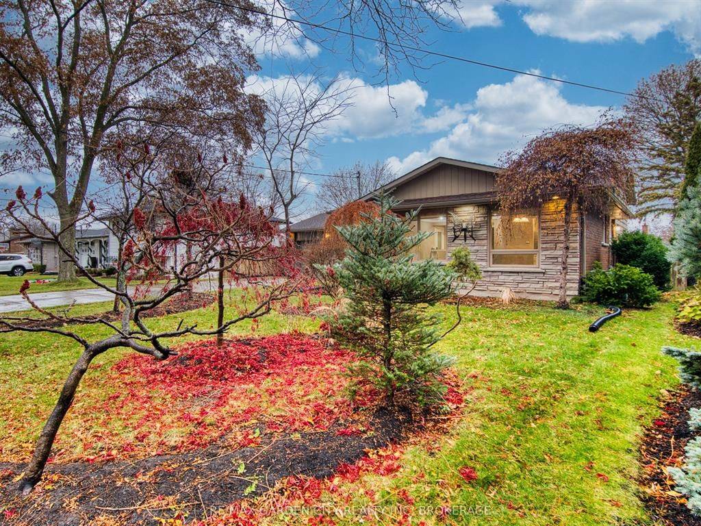 St. Catharines, ON L2N 2M8,15 Black Friars RD