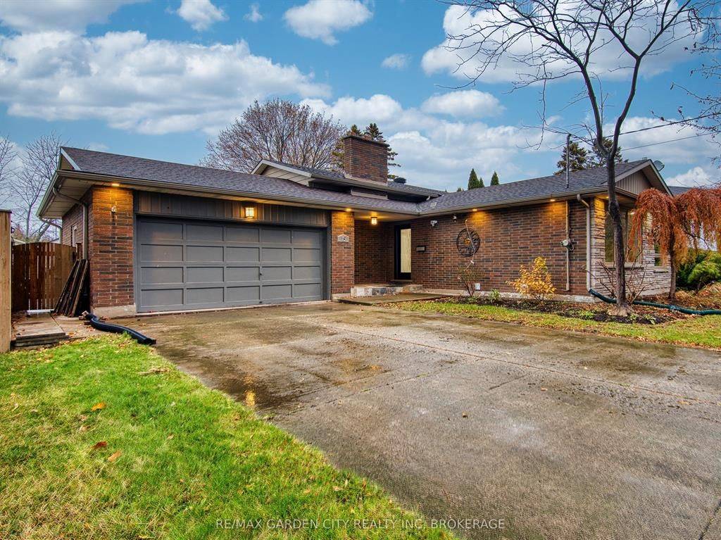 St. Catharines, ON L2N 2M8,15 Black Friars RD