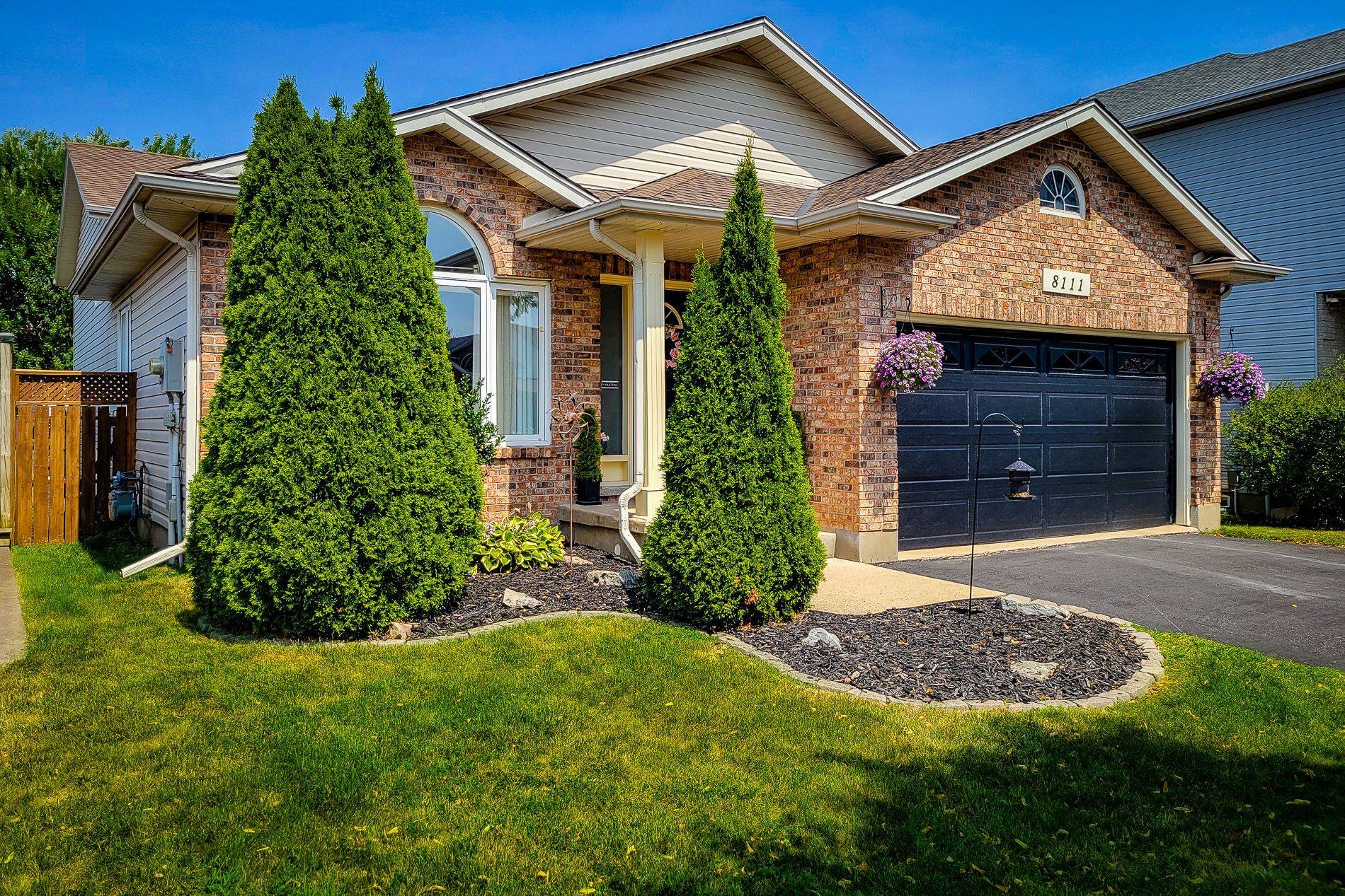 Niagara Falls, ON L2H 3G3,8111 Woodsview CRES