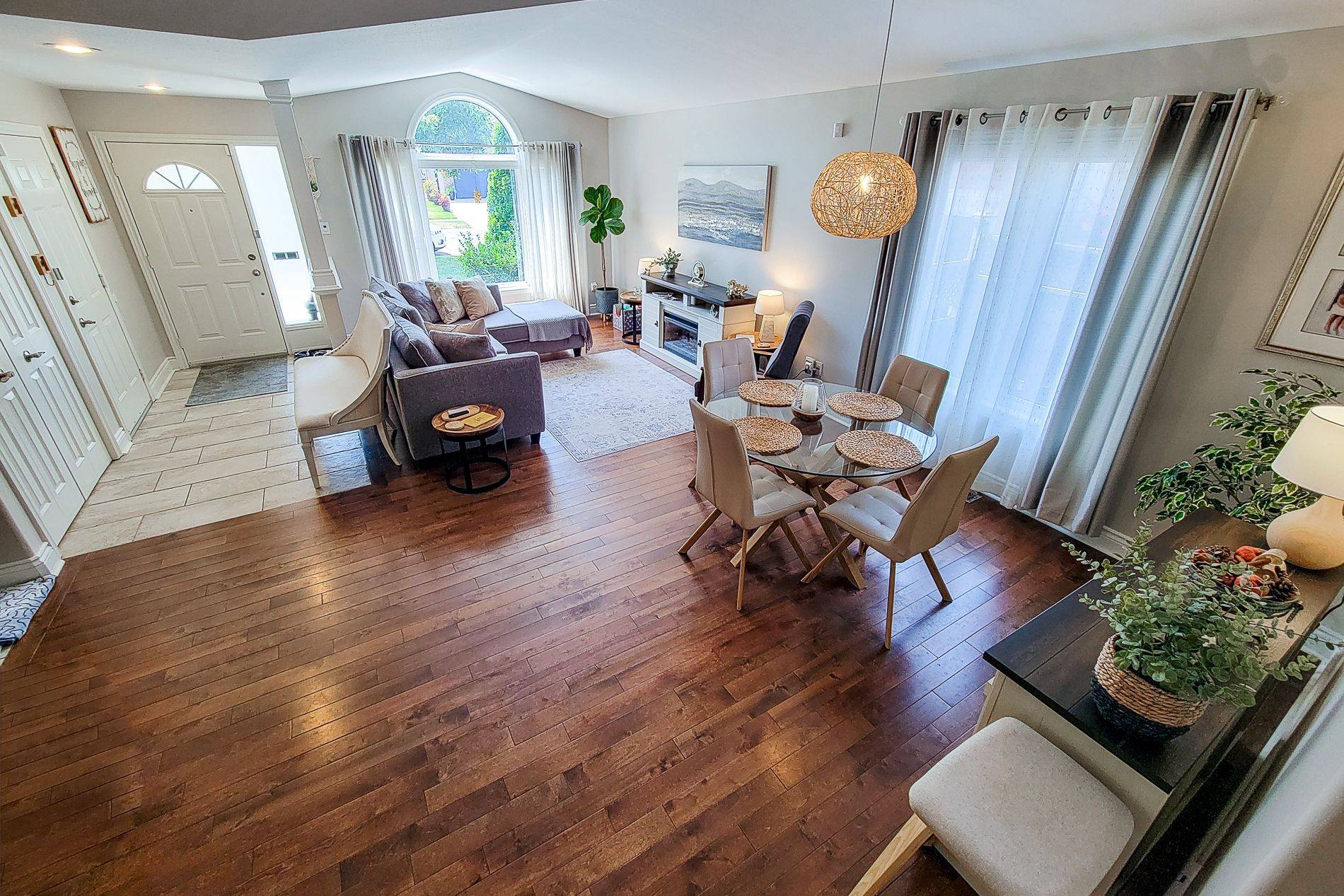 Niagara Falls, ON L2H 3G3,8111 Woodsview CRES