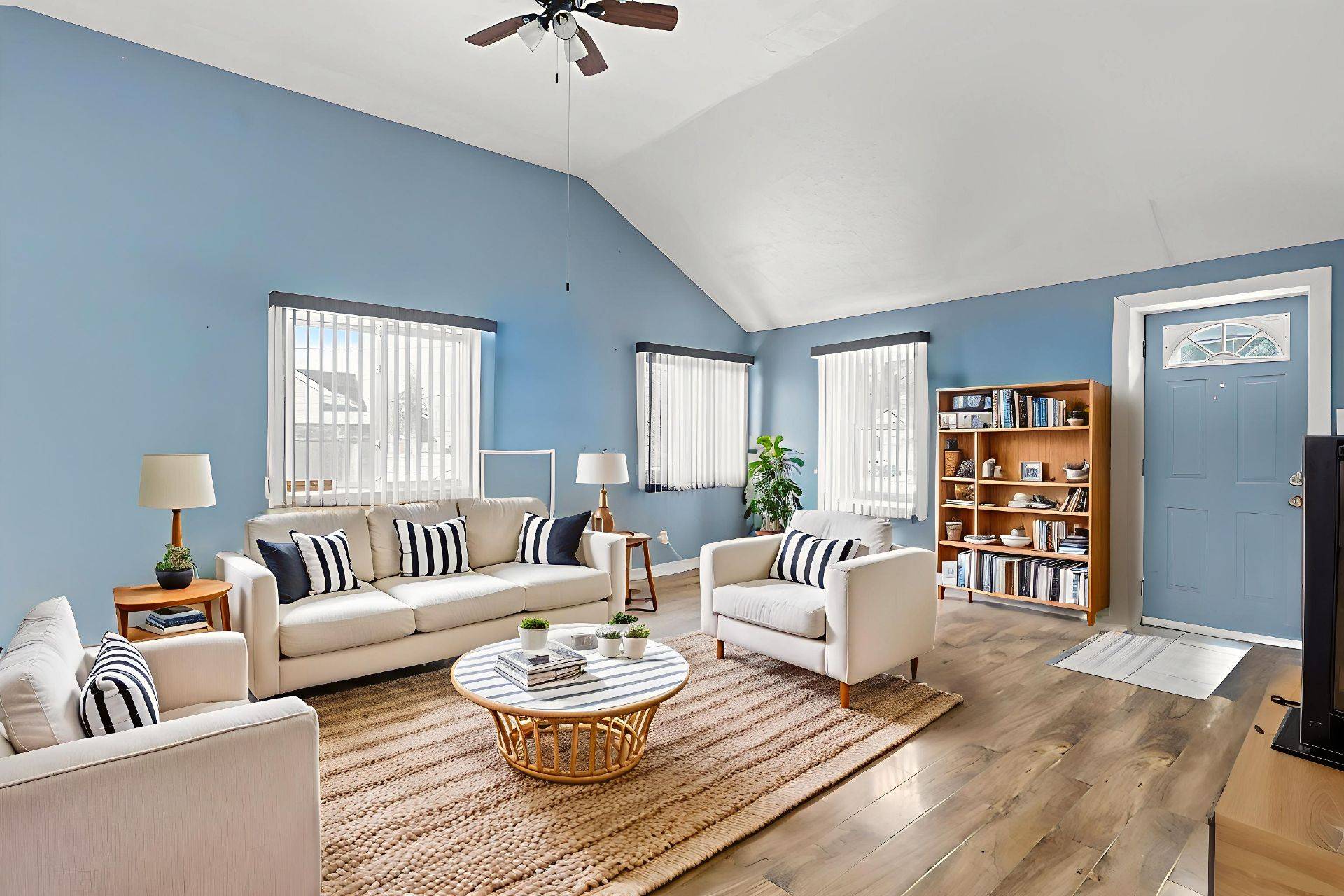 Fort Erie, ON L0S 1B0,3852 Brunswick AVE