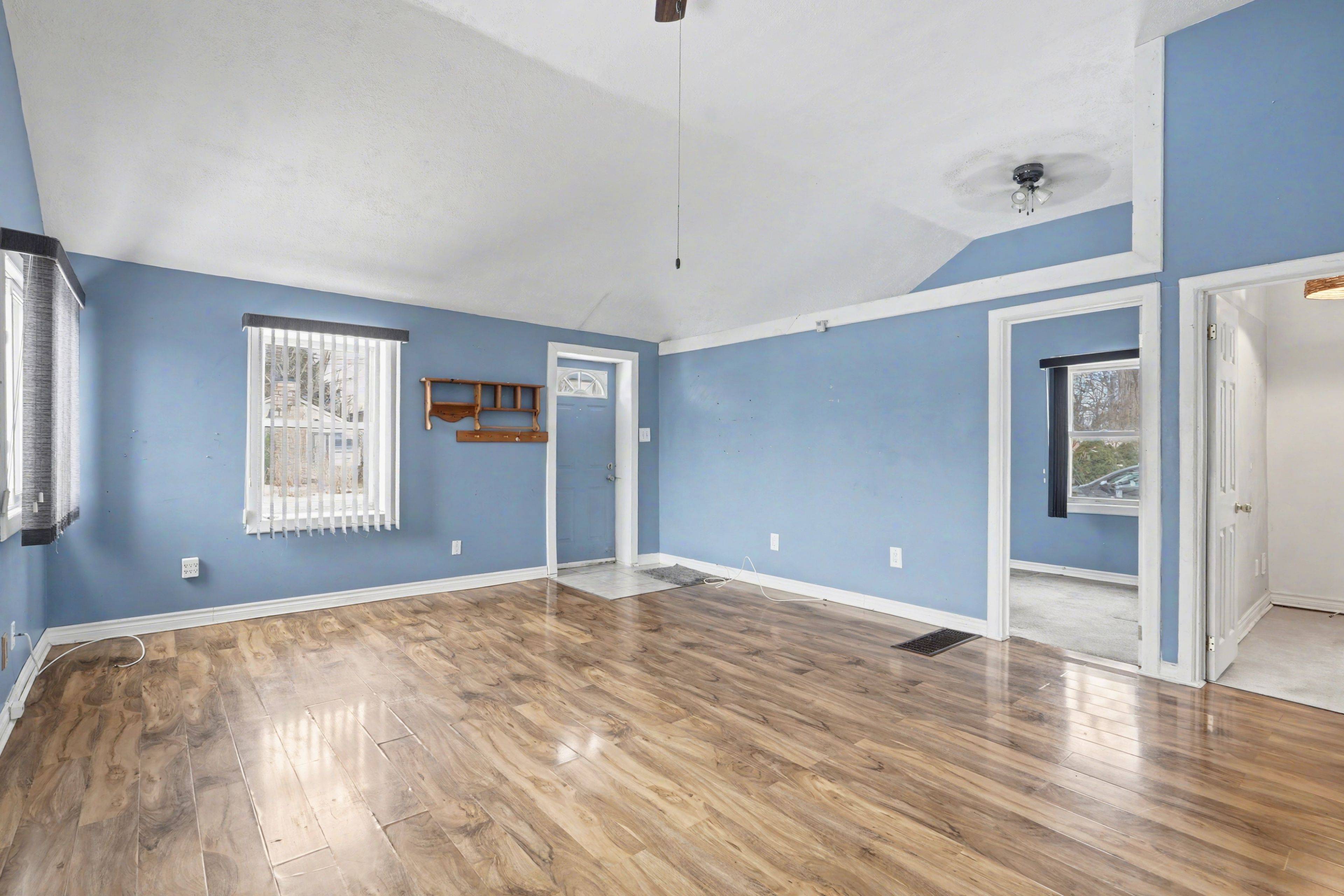 Fort Erie, ON L0S 1B0,3852 Brunswick AVE