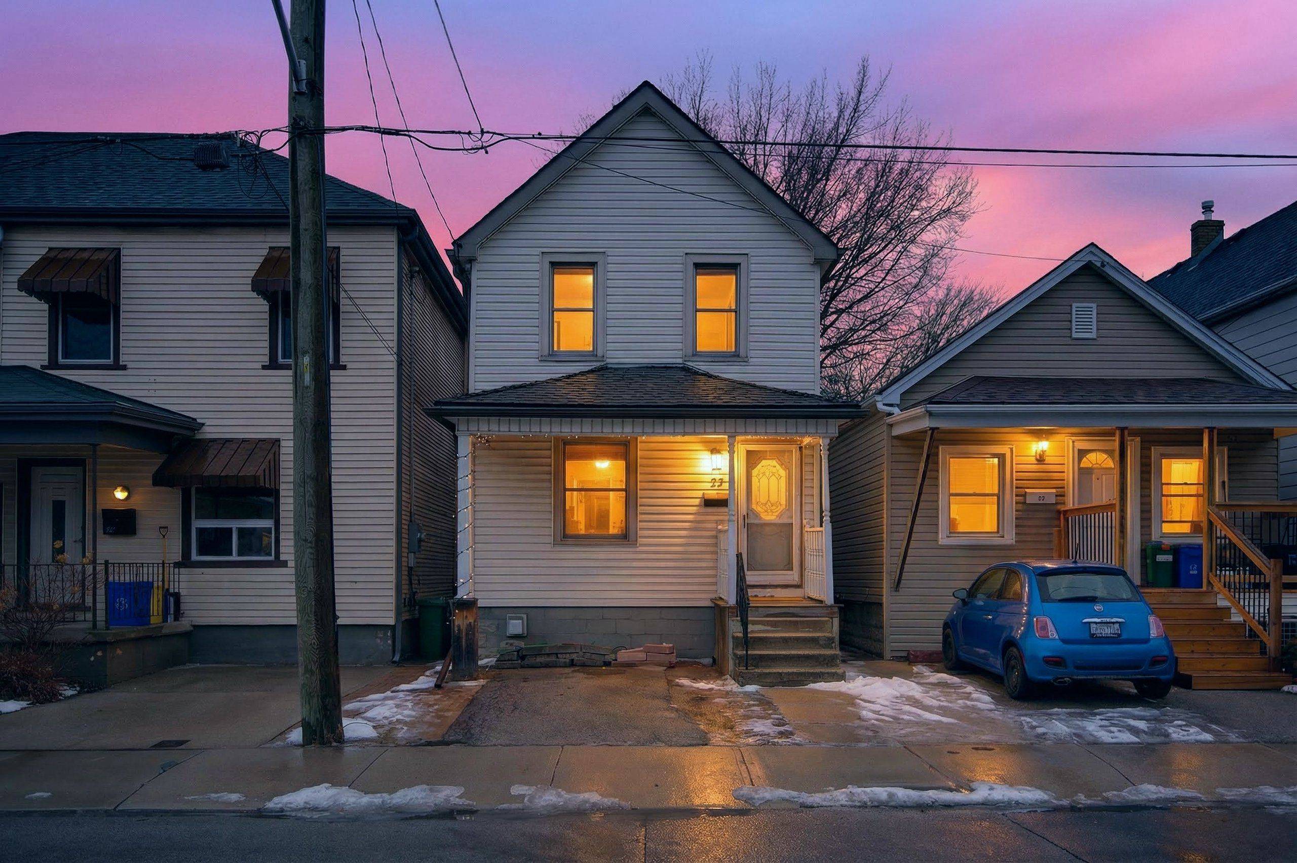 Hamilton, ON L8L 2K5,27 Mayflower AVE