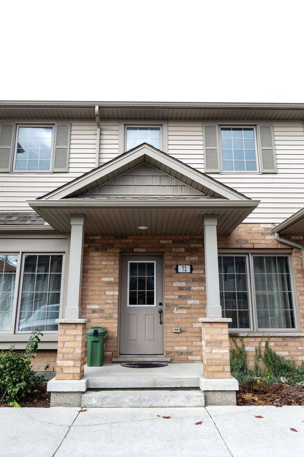 London South, ON N6M 0A7,3320 Meadowgate BLVD #72