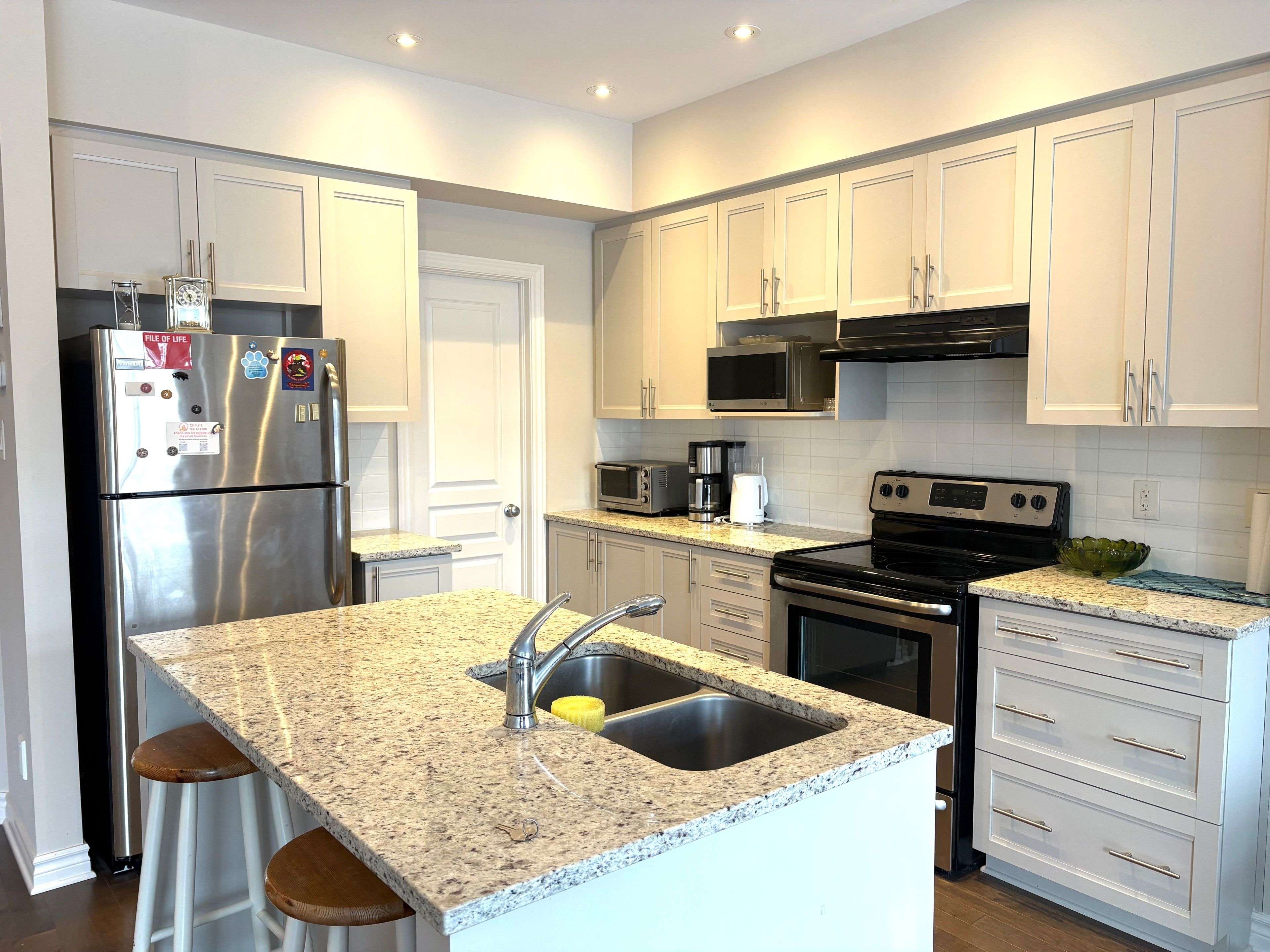 Blossom Park - Airport And Area, ON K4M 0E2,520 EARNSCLIFFE GRV