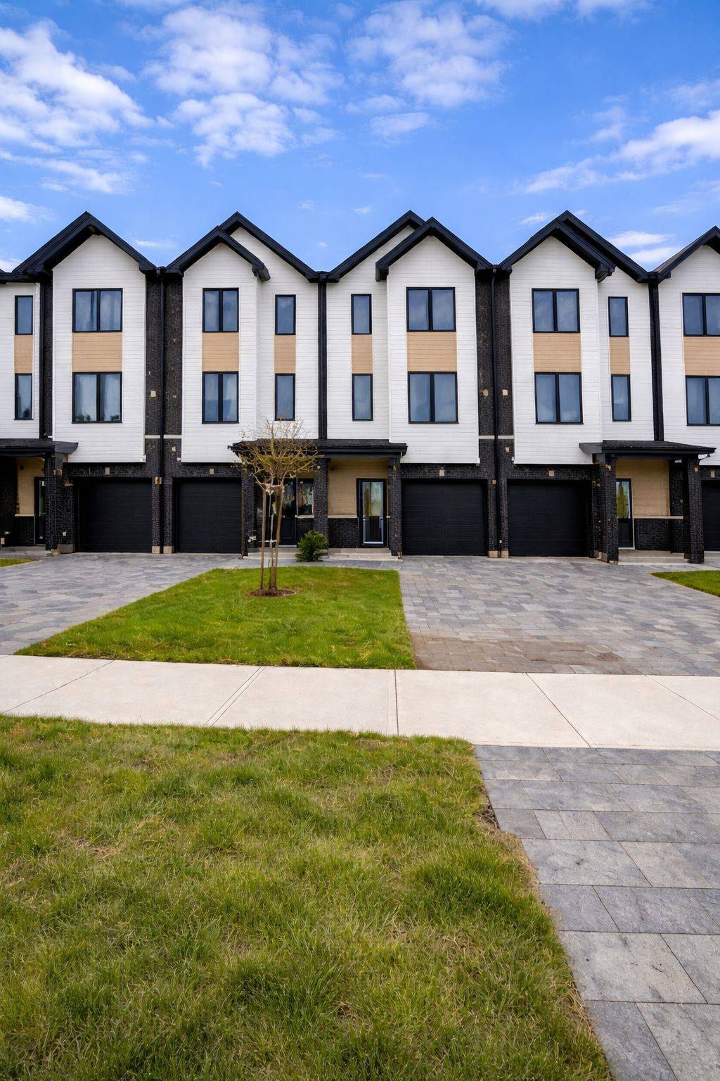 London North, ON N6G 3P2,1595 Capri CRES #26