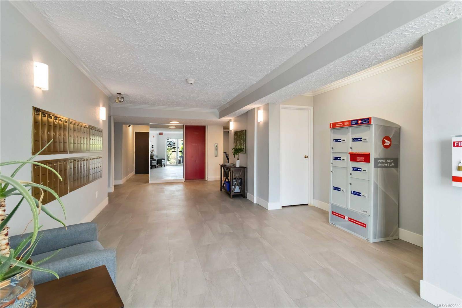 Victoria, BC V9A 1P5,2930 Washington Ave #236