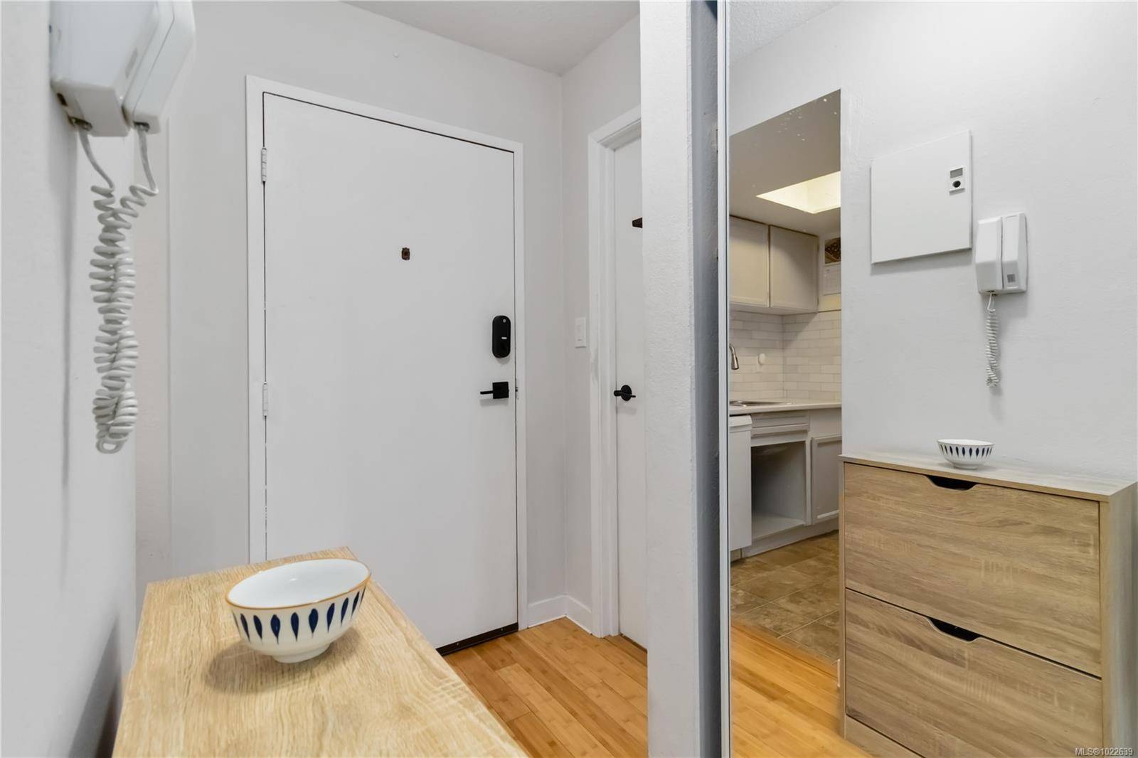 Victoria, BC V9A 1P5,2930 Washington Ave #236