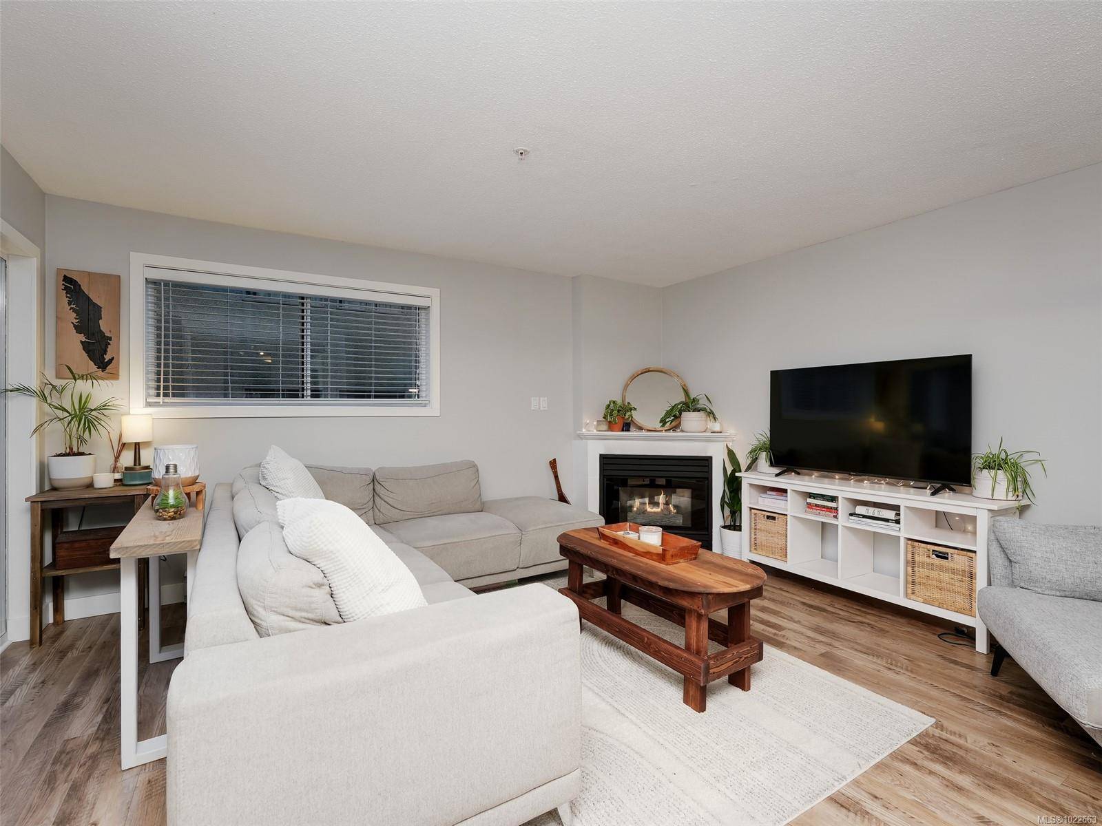 Esquimalt, BC V9A 3M5,873 Esquimalt Rd #106