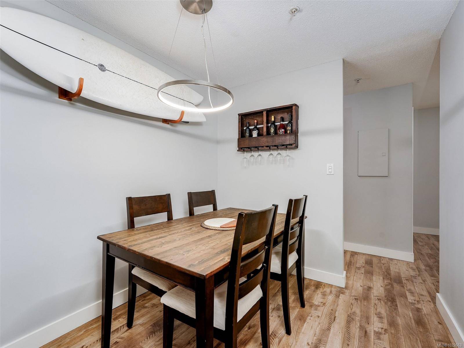 Esquimalt, BC V9A 3M5,873 Esquimalt Rd #106