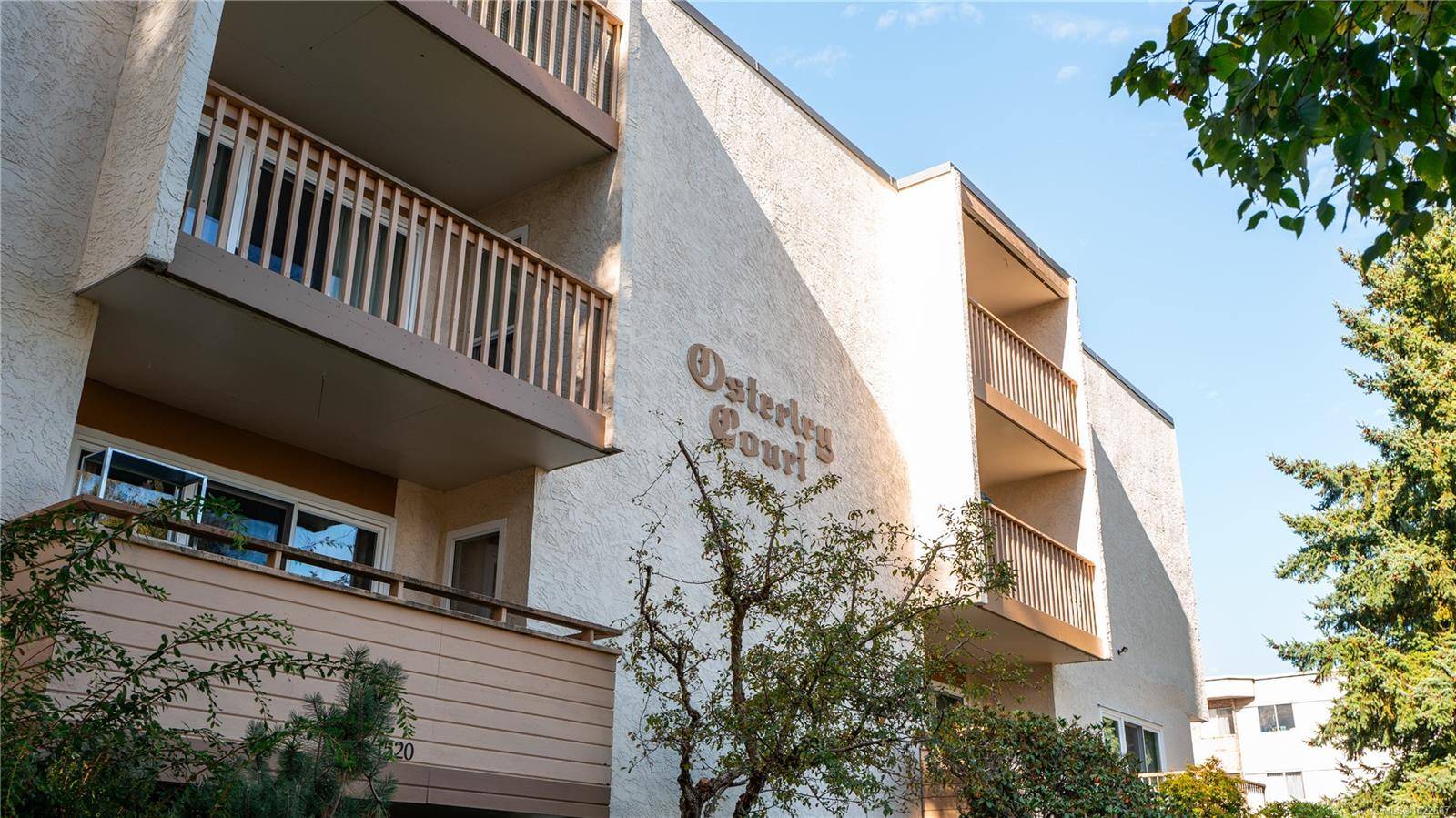 Victoria, BC V8R 4P6,1520 Richmond Ave