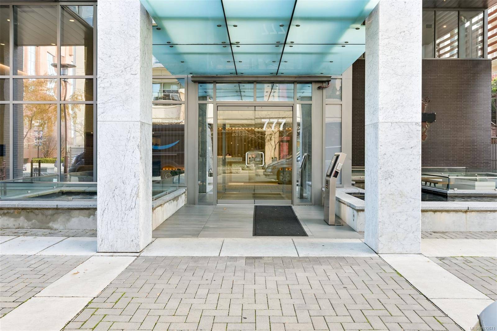 Victoria, BC V8T 0C7,777 Herald St #1006