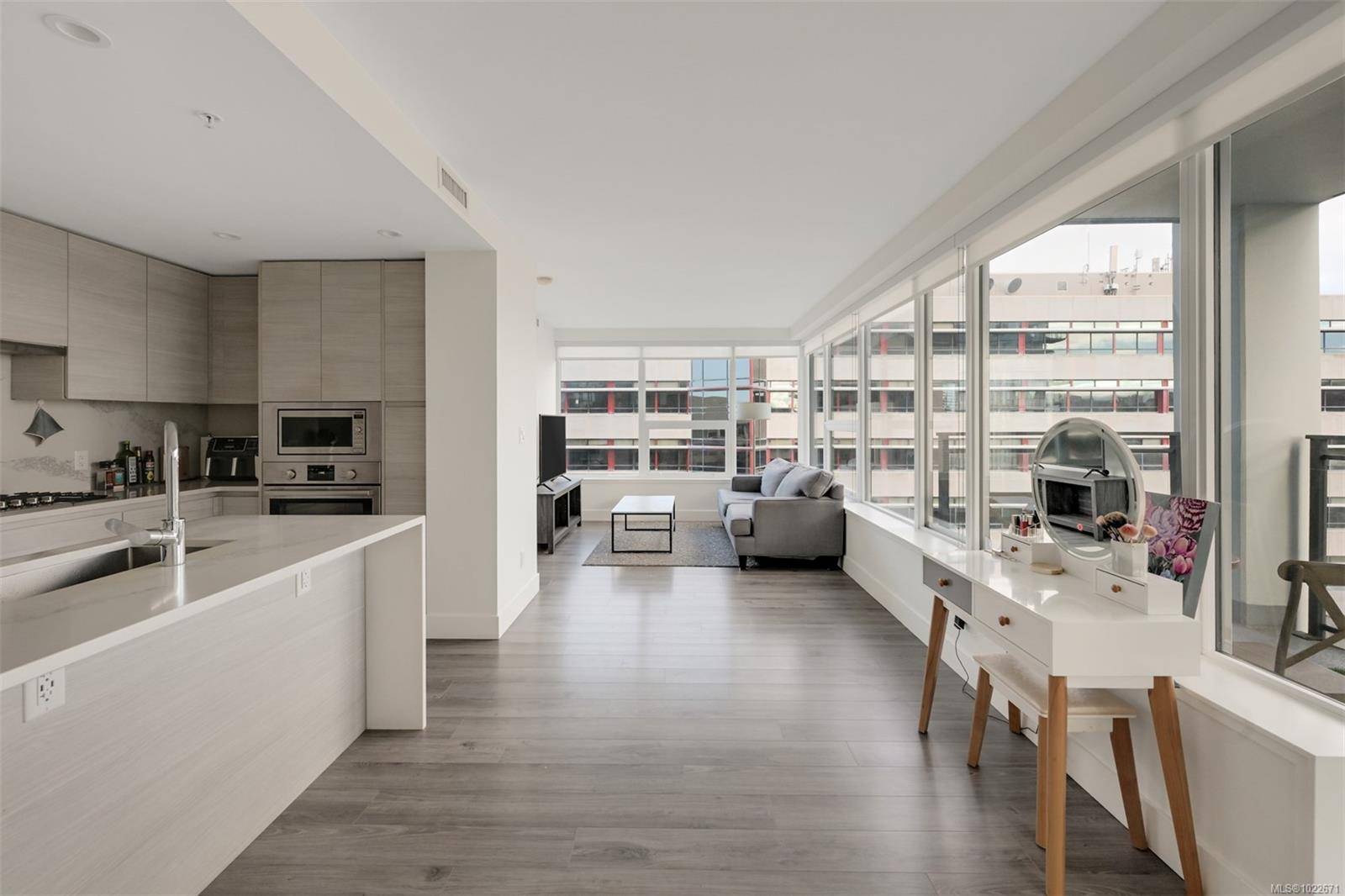 Victoria, BC V8T 0C7,777 Herald St #1006