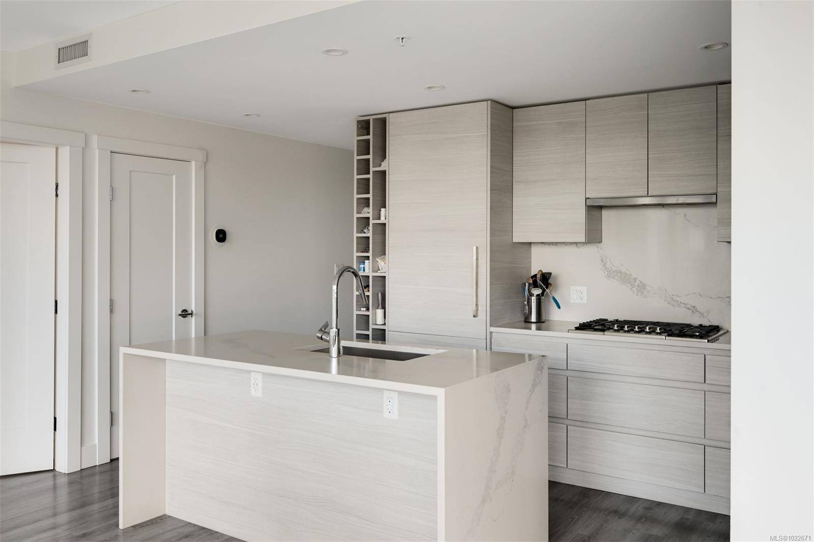 Victoria, BC V8T 0C7,777 Herald St #1006