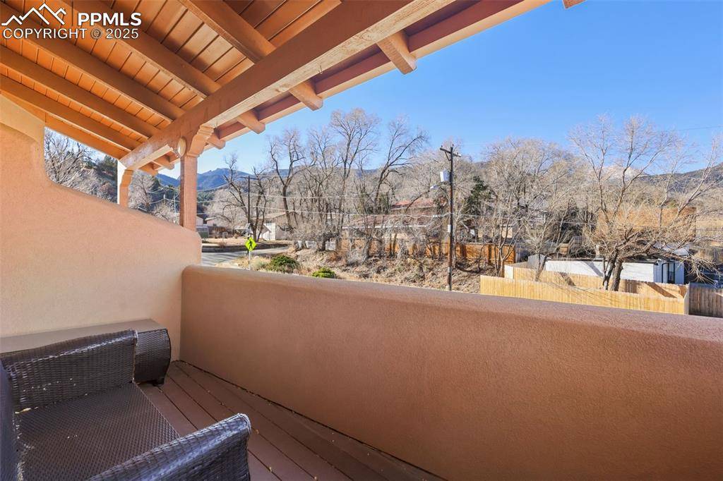 Manitou Springs, CO 80829,21 CRYSTAL PARK RD