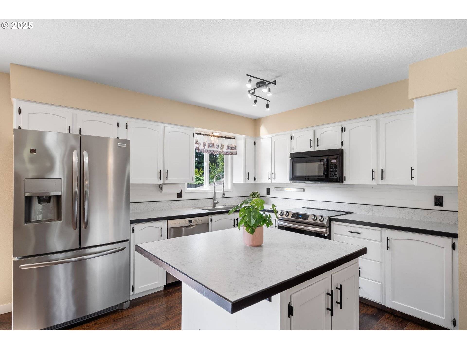 Vancouver, WA 98686,2409 NE 100TH ST