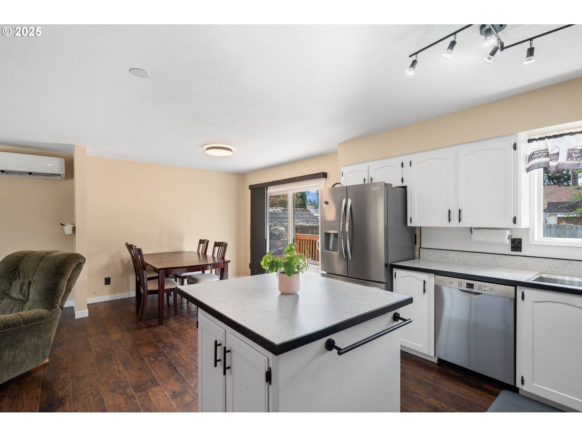 Vancouver, WA 98686,2409 NE 100TH ST