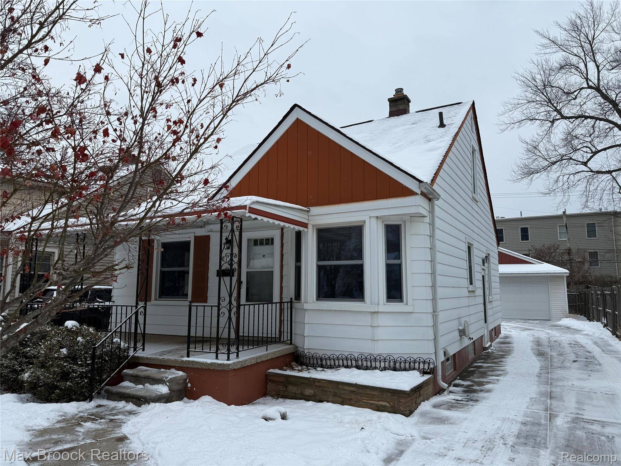 Royal Oak, MI 48067,816 E 3rd ST