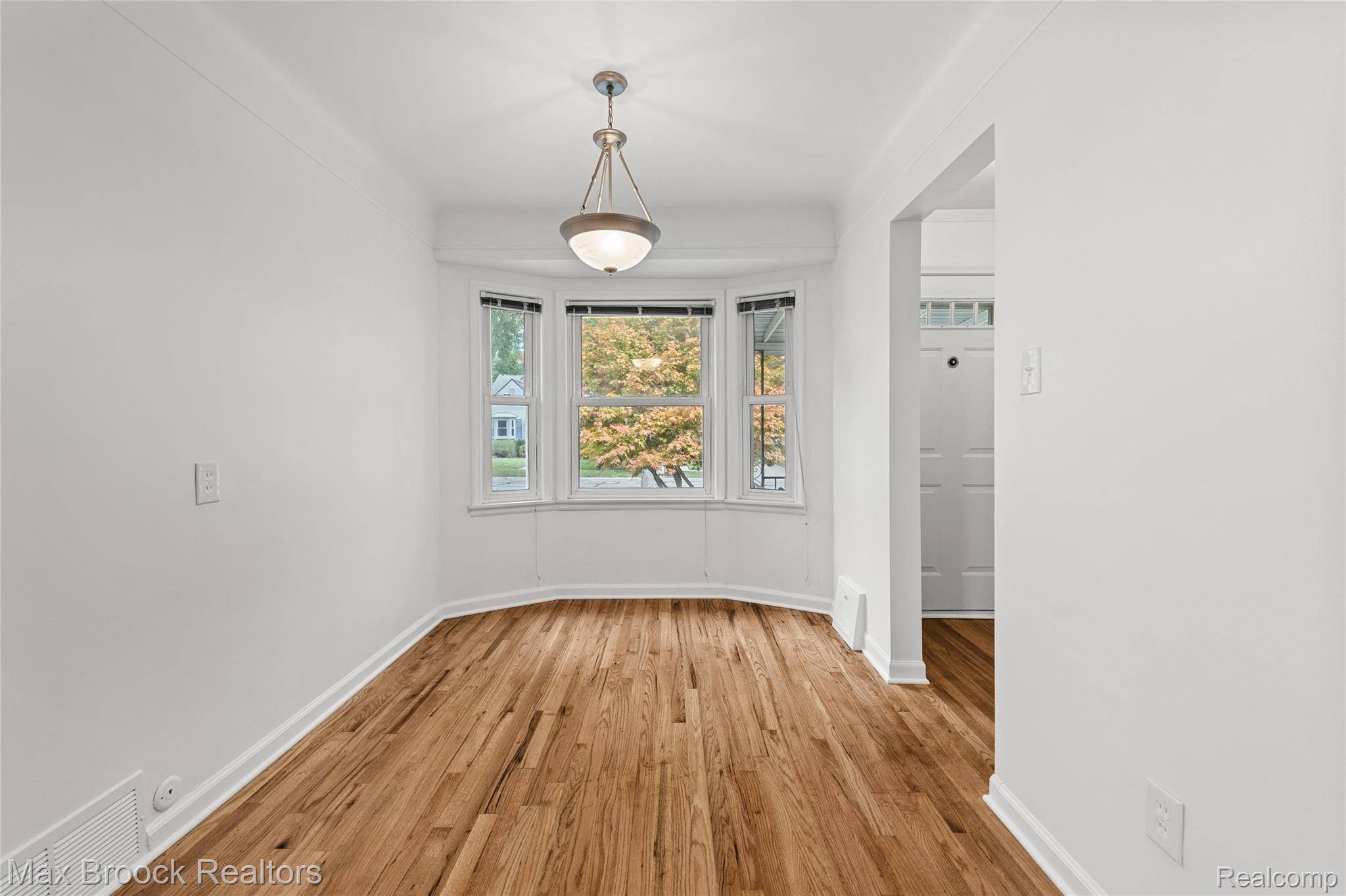 Royal Oak, MI 48067,816 E 3rd ST