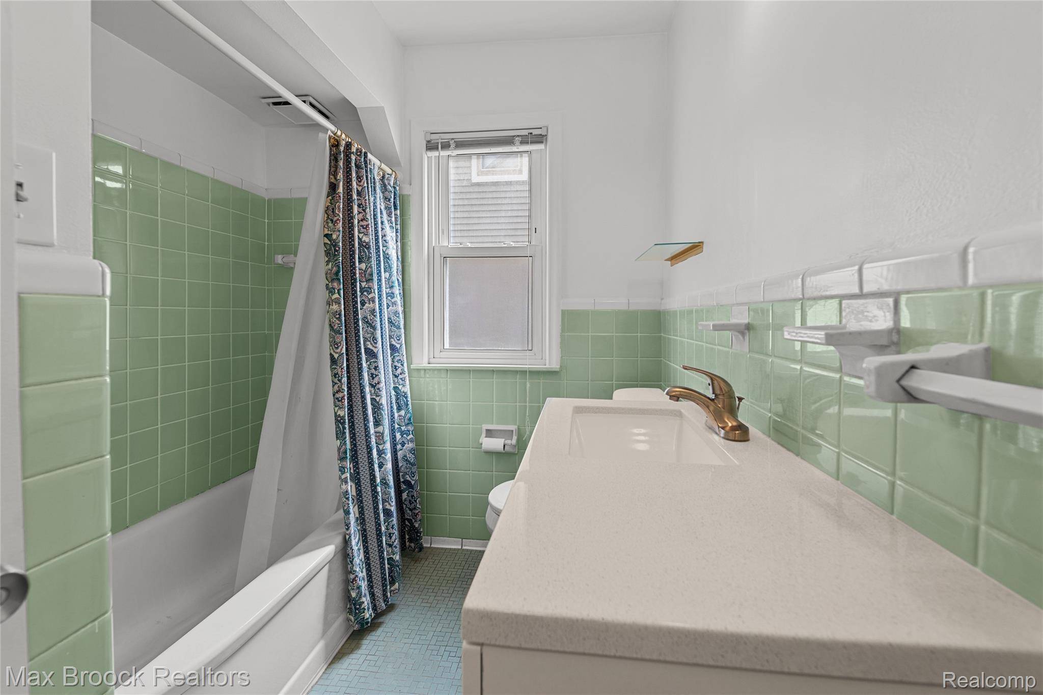 Royal Oak, MI 48067,816 E 3rd ST