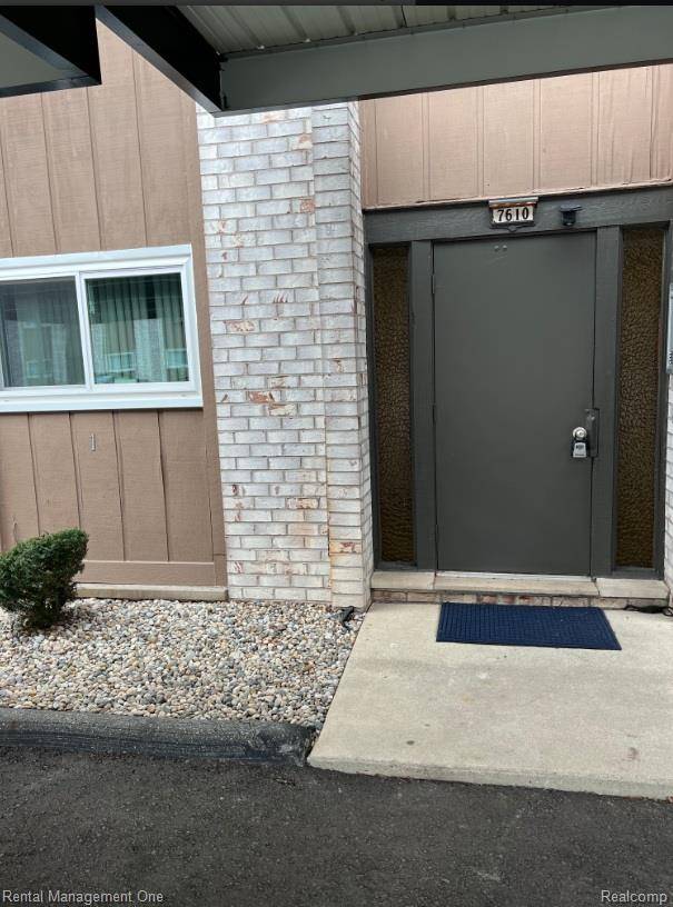 Westland, MI 48185,7610 Woodview DR