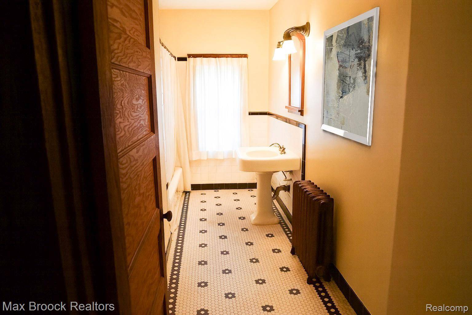 Pleasant Ridge, MI 48069,24 Ridge RD