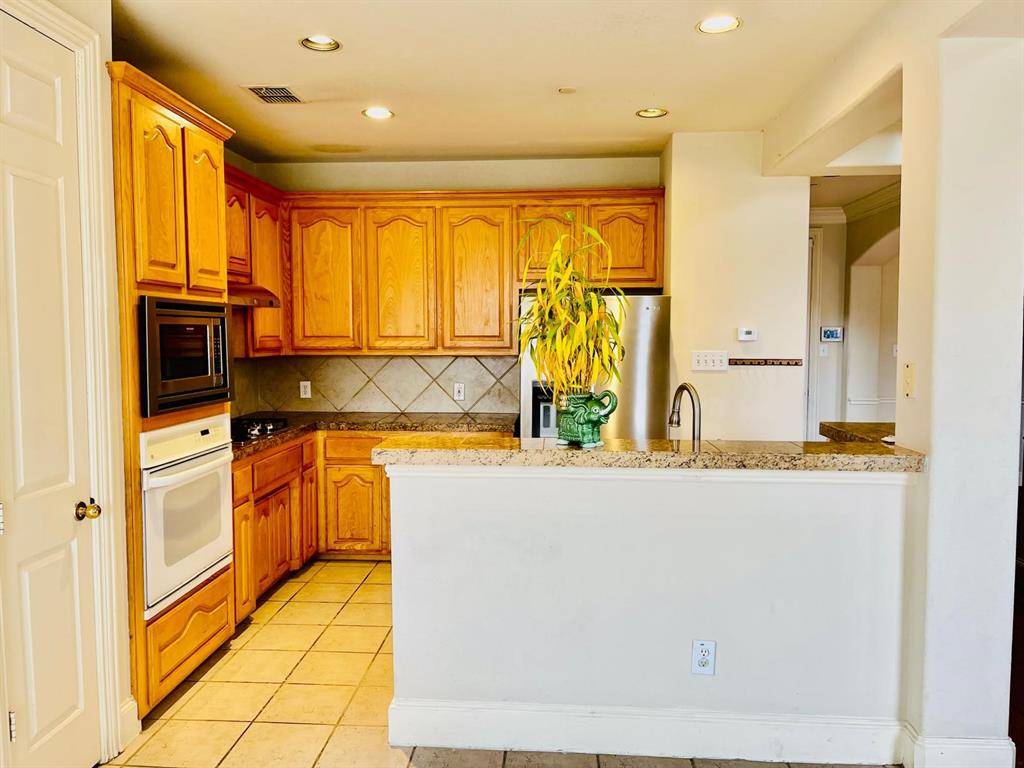 Irving, TX 75063,535 Poplar