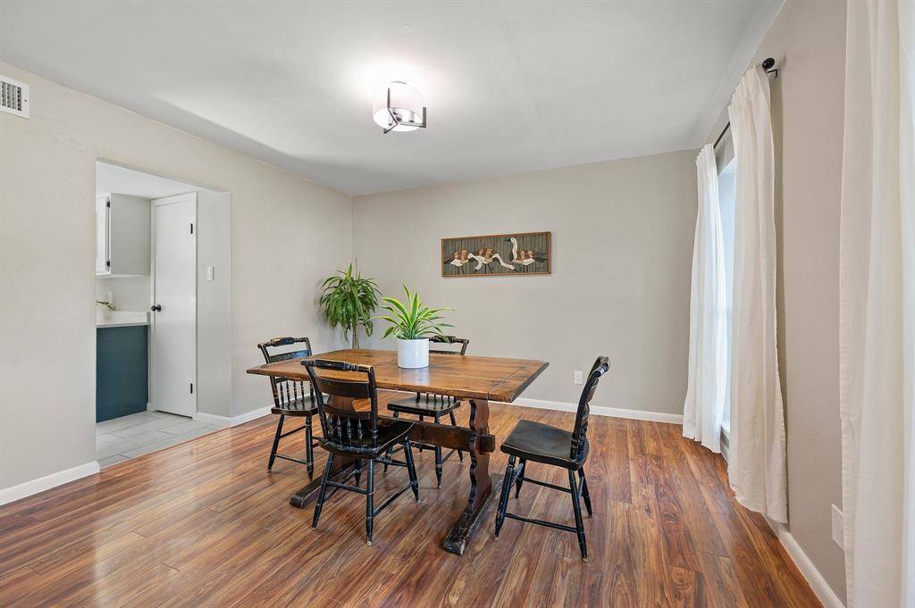 Grapevine, TX 76051,728 Heather Wood Drive