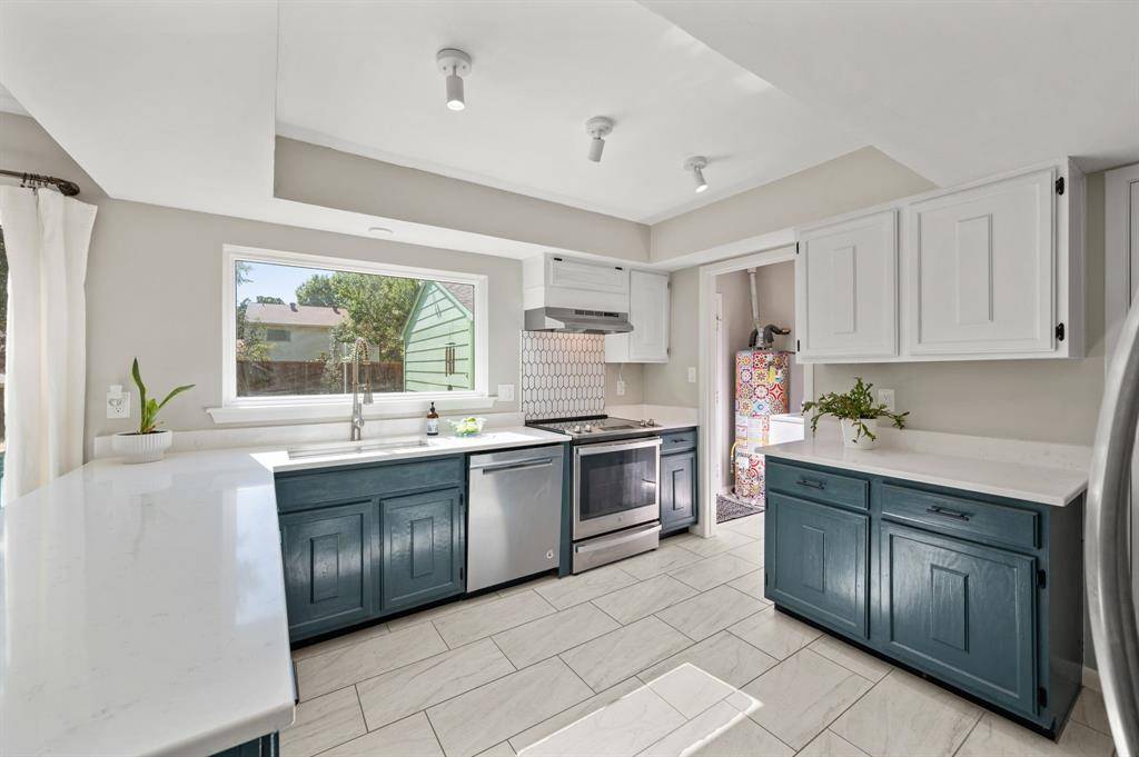 Grapevine, TX 76051,728 Heather Wood Drive