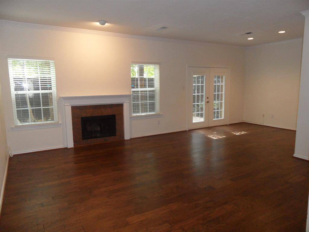 Dallas, TX 75252,5747 Remington Park Square