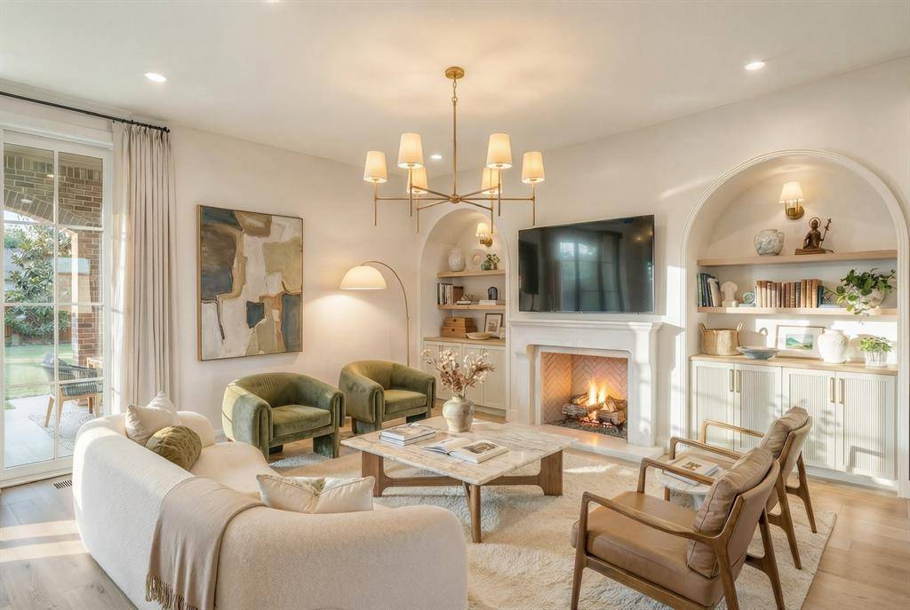 Dallas, TX 75214,6462 Woodcrest Lane