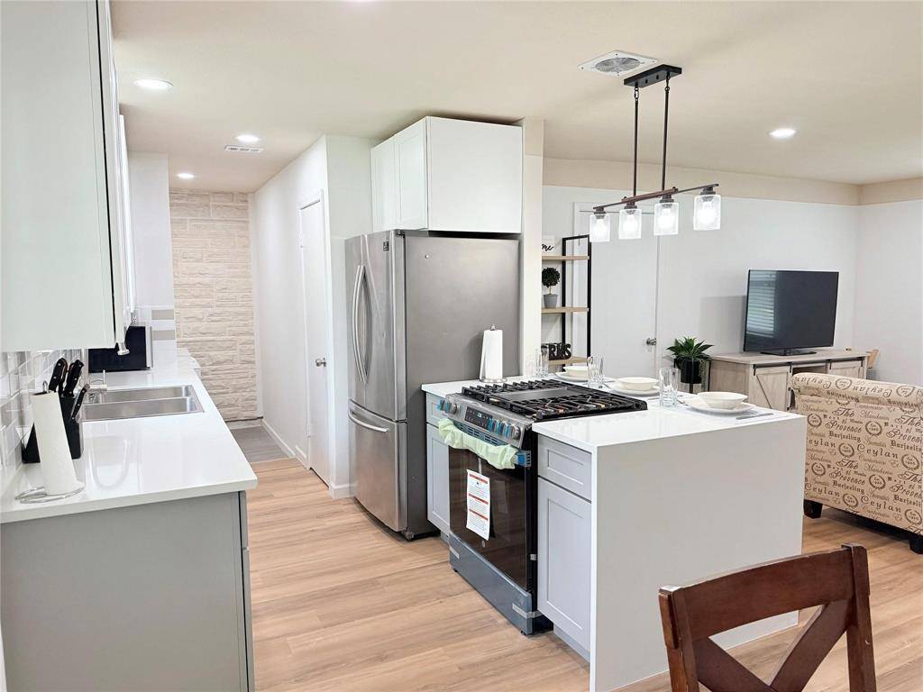 Garland, TX 75040,522 Milky Way