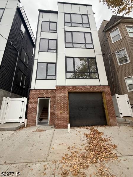 Newark City, NJ 07107,37 S 7Th St