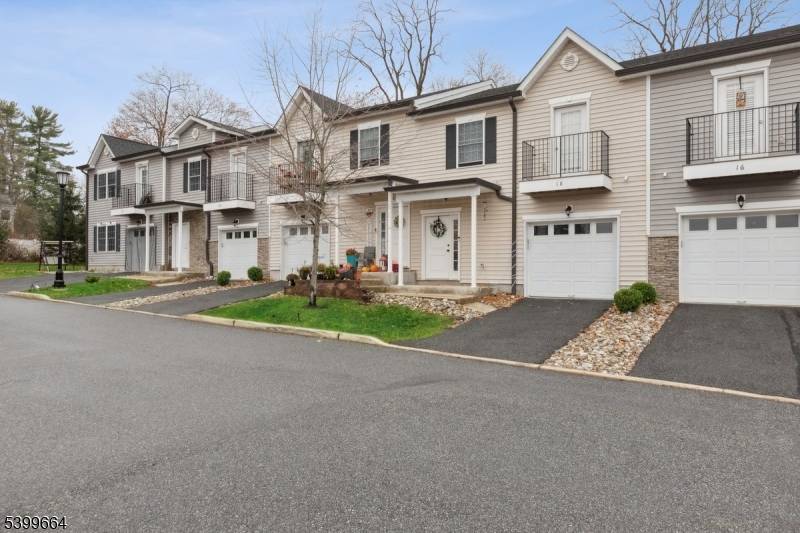 Newton Town, NJ 07860,18 Joseph Dr #18