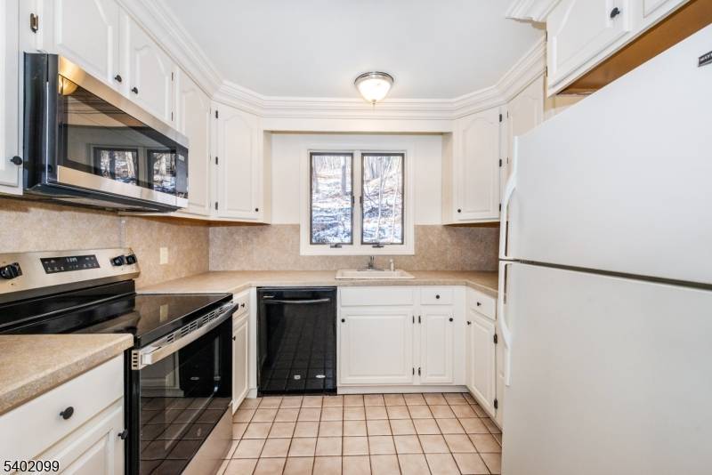 Montville Twp., NJ 07082,22 Bott Ln