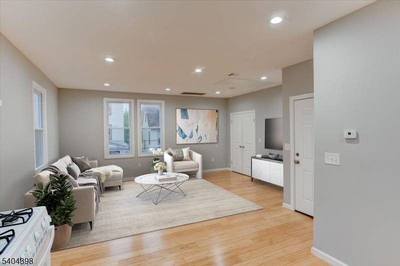 Irvington Twp., NJ 07111,229 21St St