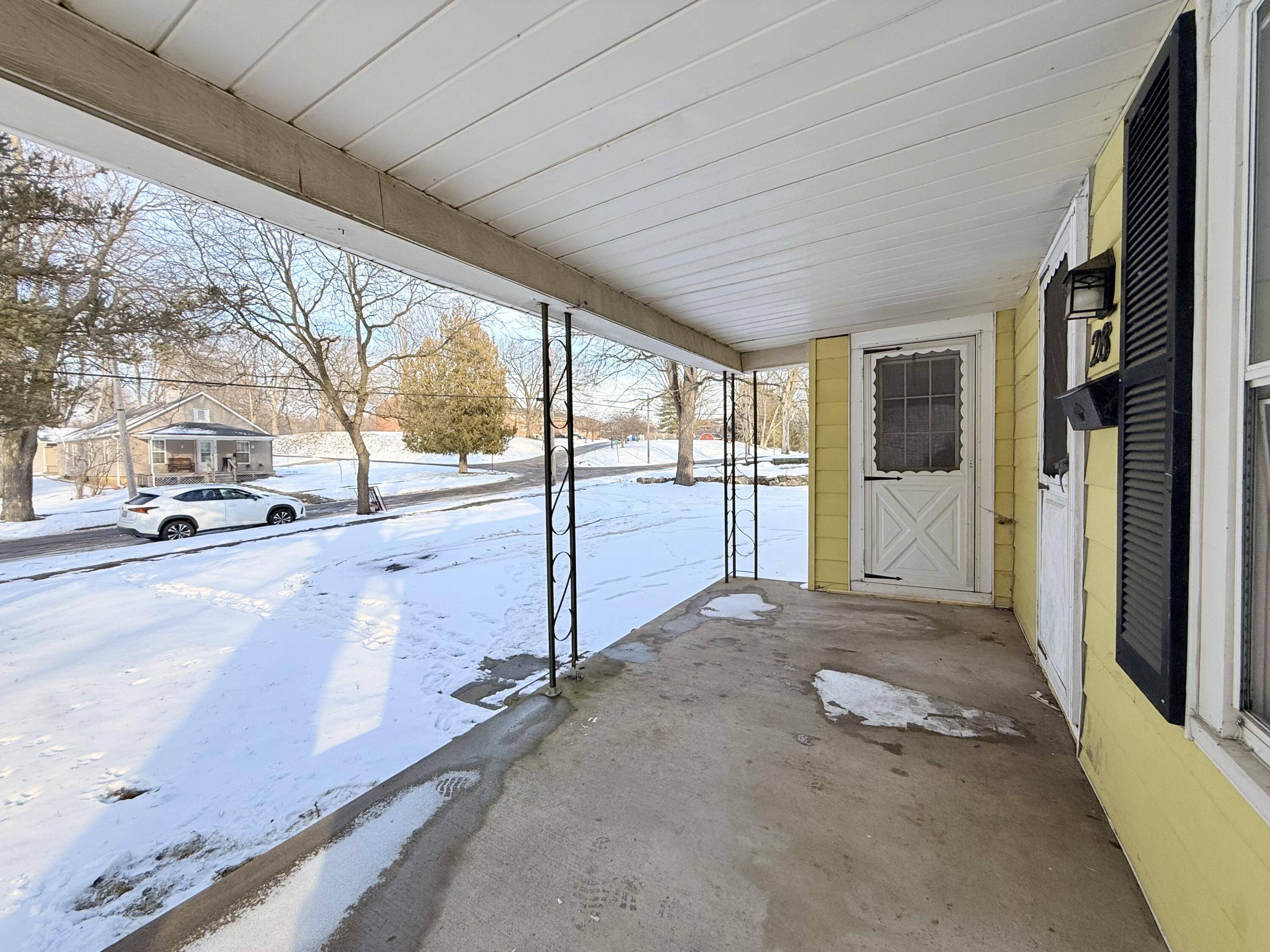 Hillsdale, MI 49242,28 Marion ST