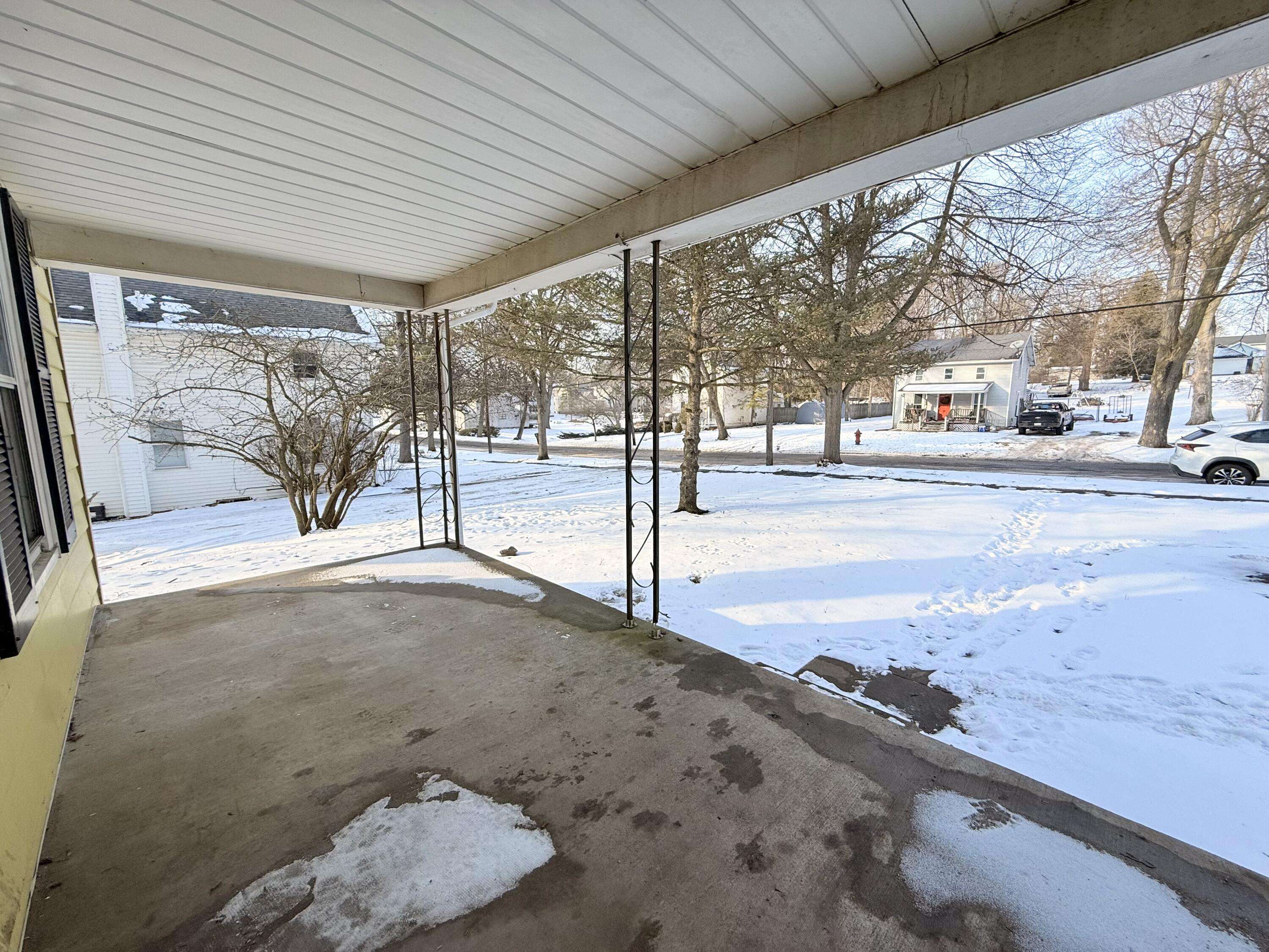 Hillsdale, MI 49242,28 Marion ST