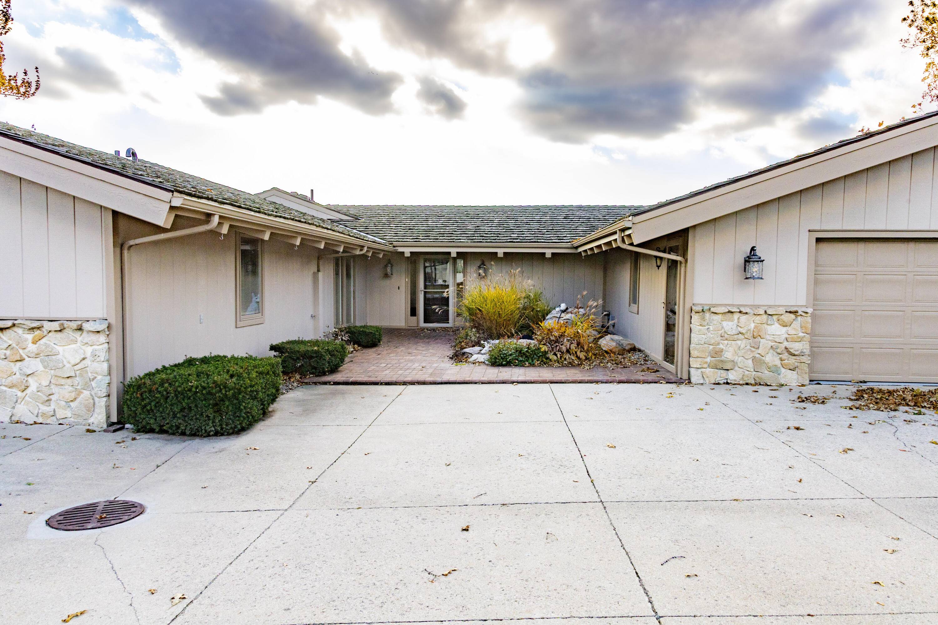 Coldwater, MI 49036,564 Lake DR