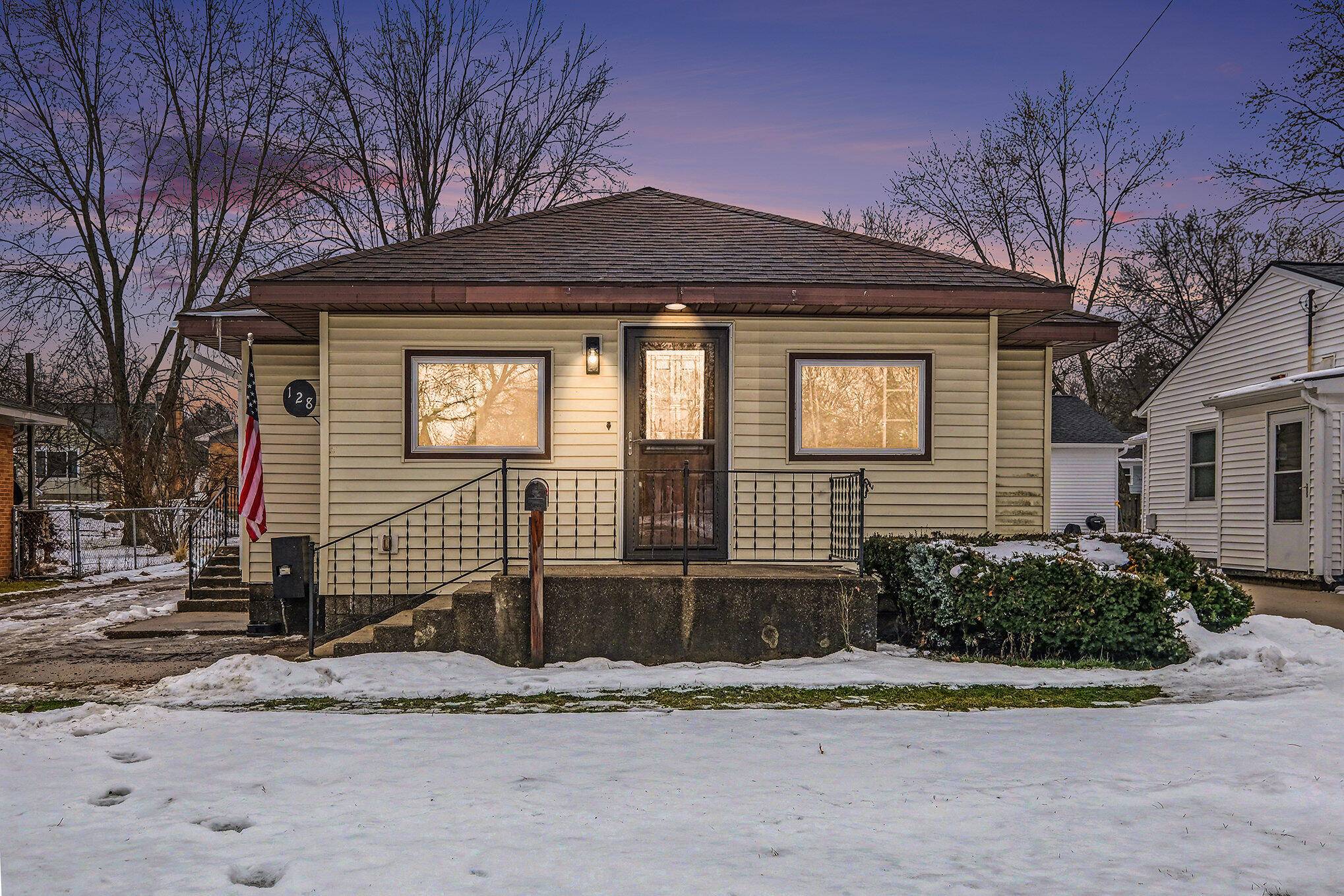 Sparta, MI 49345,128 W Averill ST