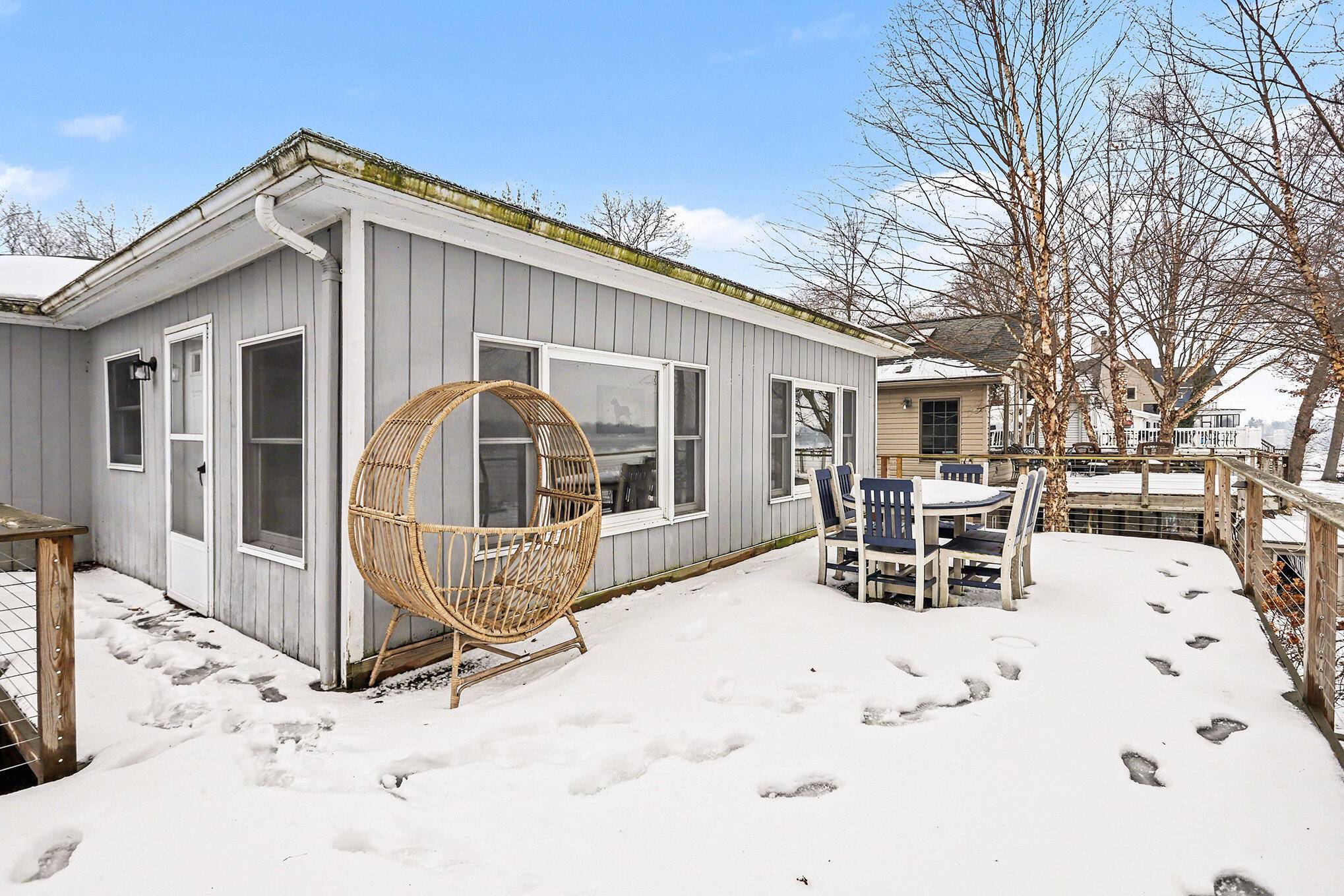 Three Rivers, MI 49093,19664 Lakeshore DR