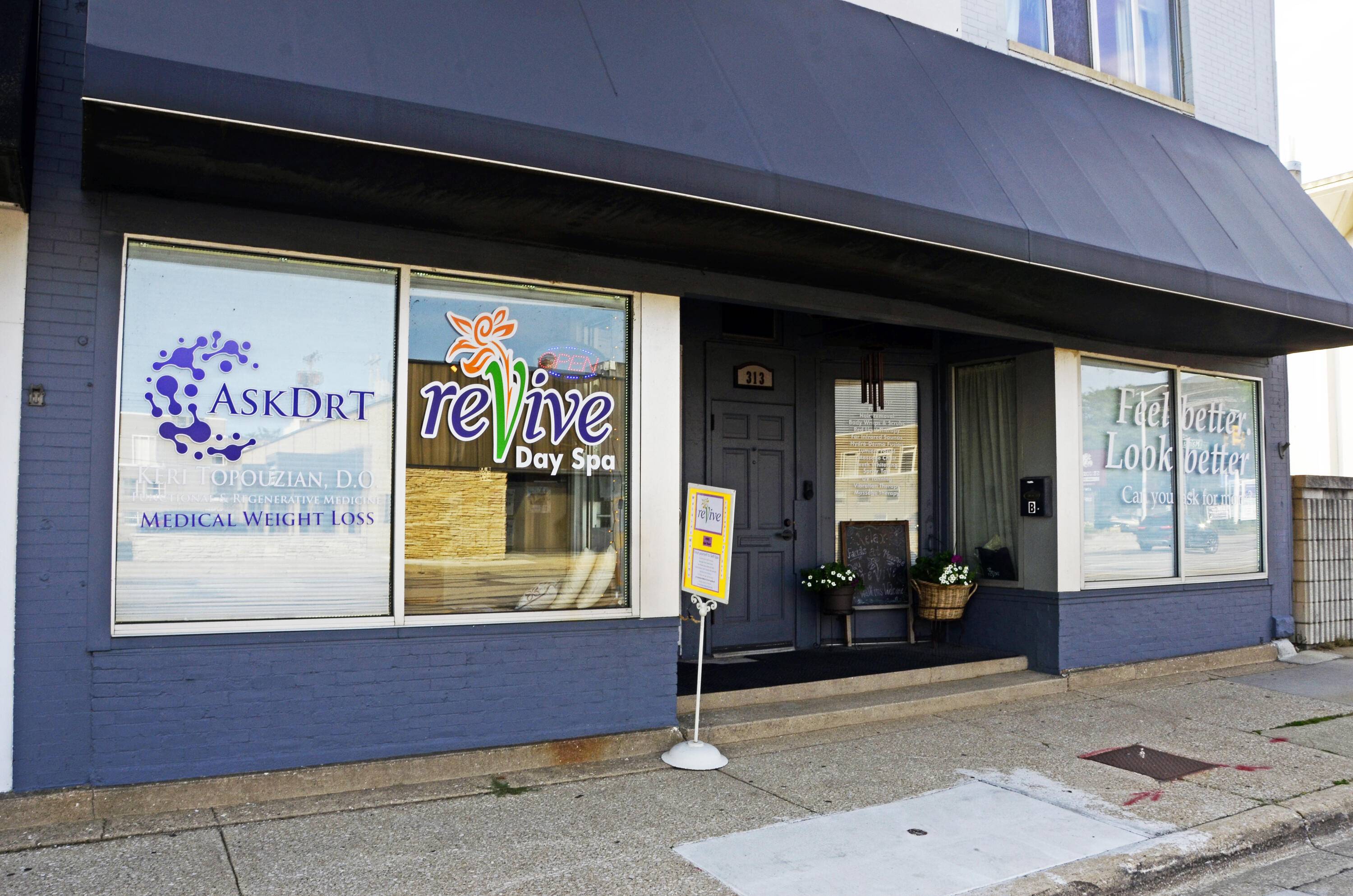 St. Joseph, MI 49085,313 Main ST